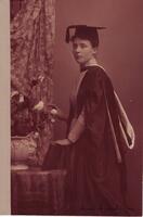 A matriculation photograph of Laura Fowler, 1891.